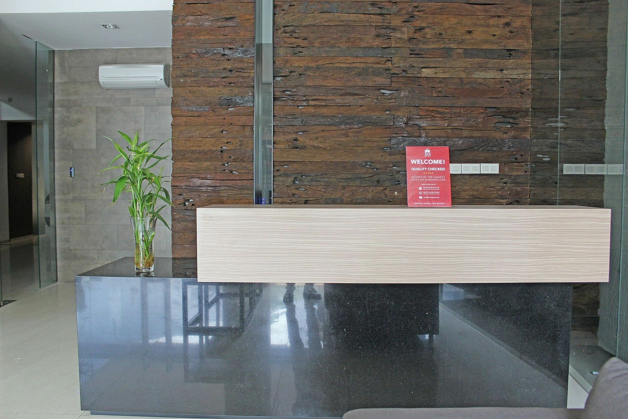 Zen Premium Sampoerna Strategic Square Hotel Jakarta Buitenkant foto
